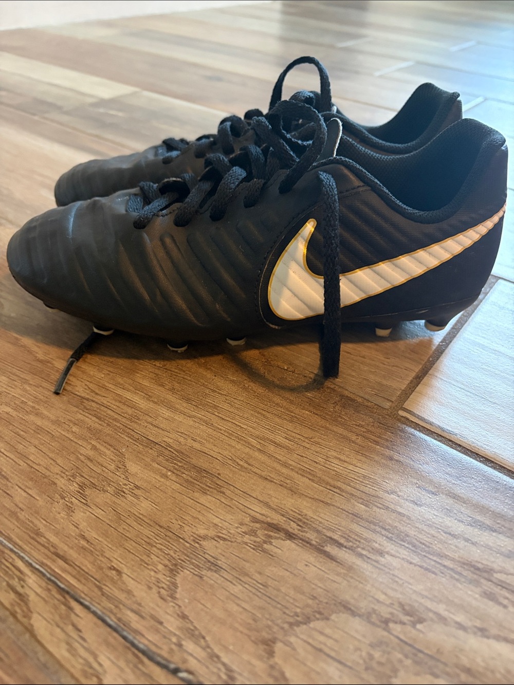 NIKE Tiempo Kids Soccer Cleats